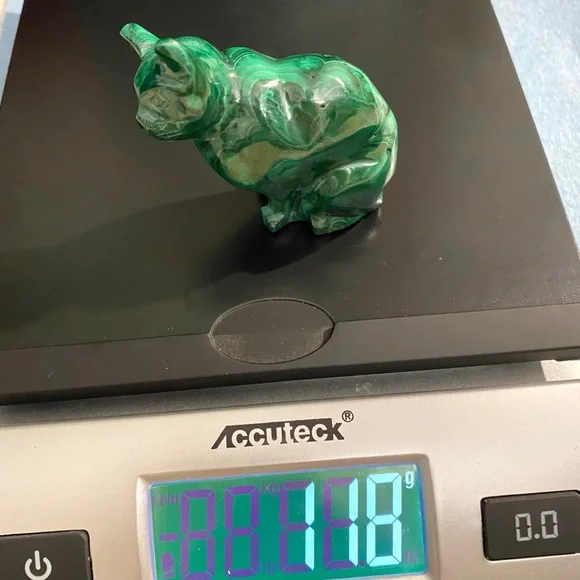 Natural Green Malachite Hand Carved Cat Gemstone Decor - Picture 8 of 8